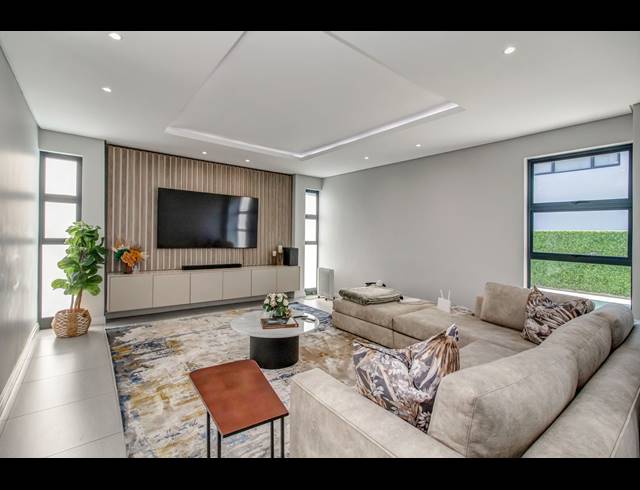 3 BEDROOM TOWNHOUSE FOR SALE IN SANDOWN